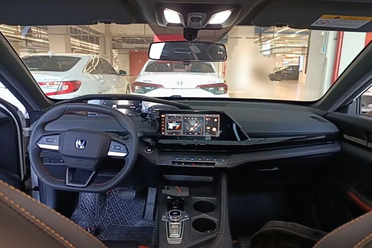 Used CHANGAN UNI-V 2023 1.5T Premium Model Center Console