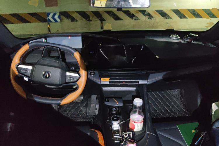 Used CHANGAN UNI-V 2023 1.5T Prestige Model Center Console