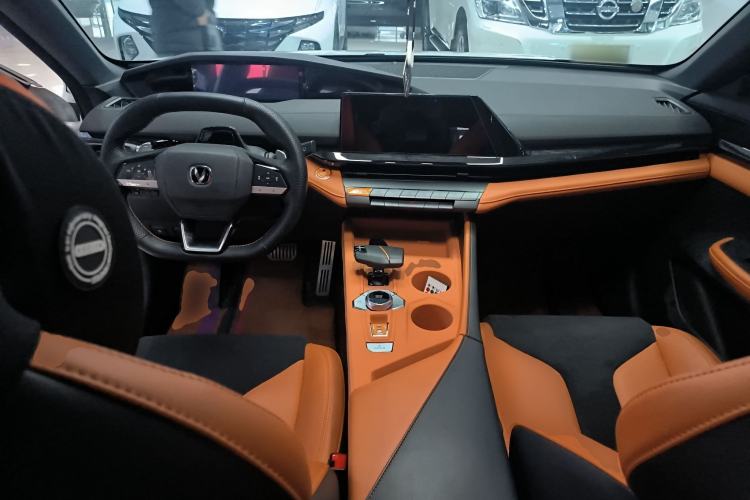Used CHANGAN UNI-V 2023 1.5T Sport Edition Center Console
