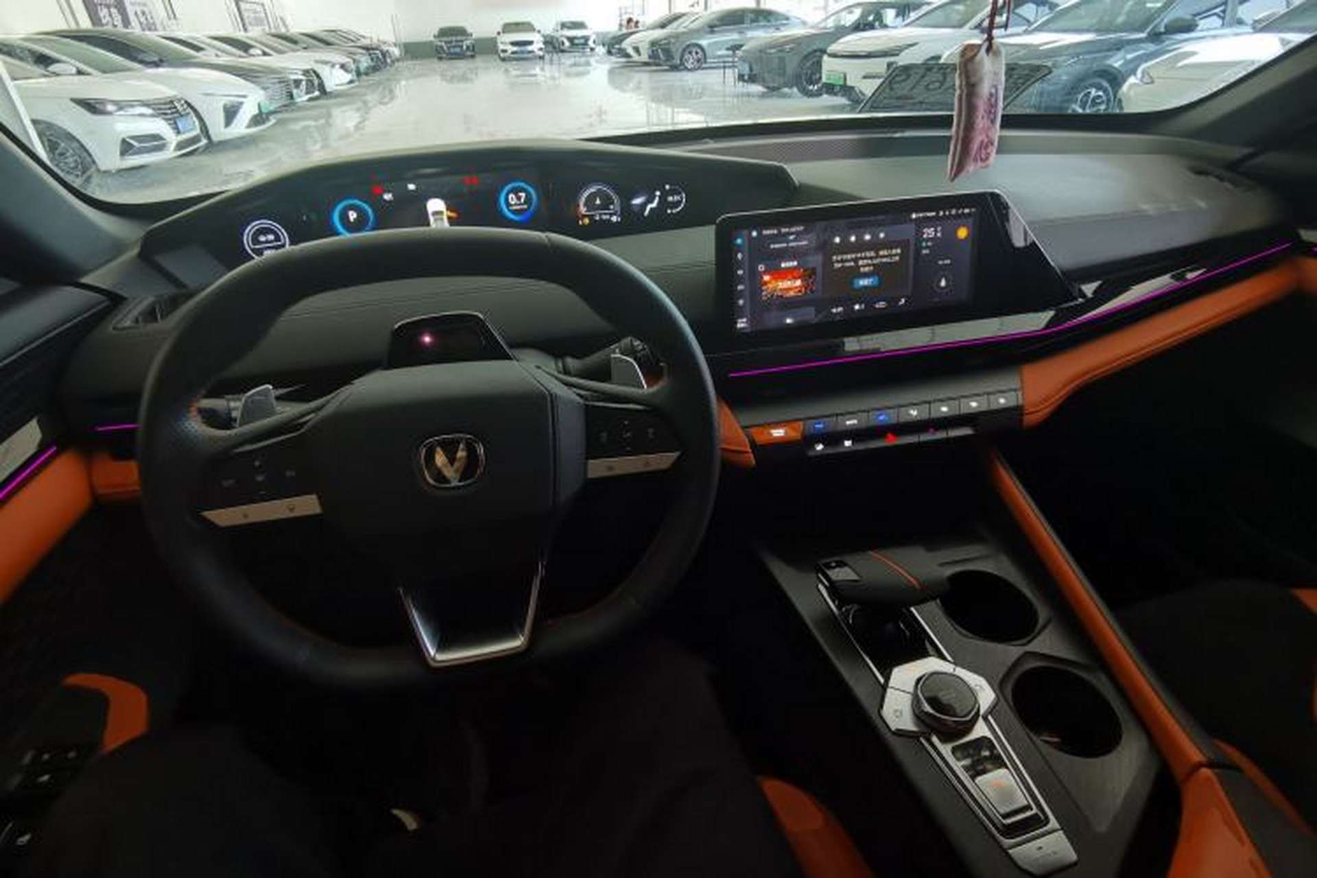 Used CHANGAN UNI-V 2023 2.0T Leading-Speed Edition Center Console