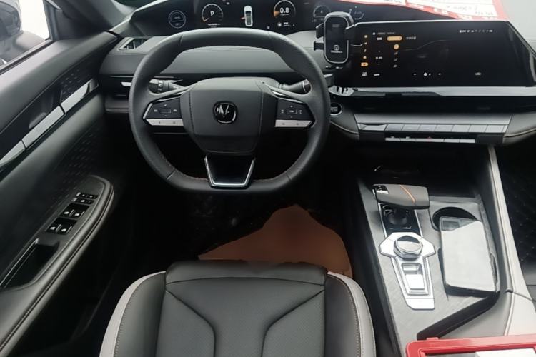 Used CHANGAN UNI-V 2023 1.5T Premium Model Center Console