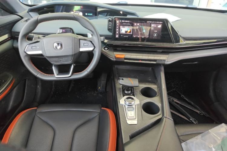 Used CHANGAN UNI-V 2023 1.5T Prestige Model Center Console