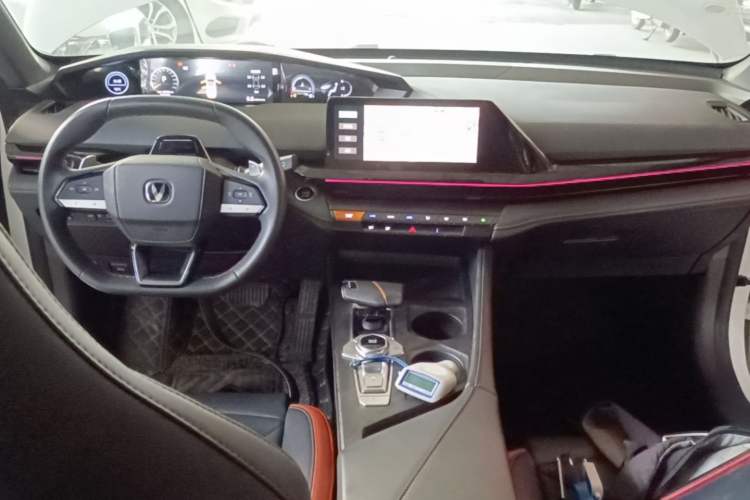 Used CHANGAN UNI-V 2023 1.5T Prestige Model Center Console