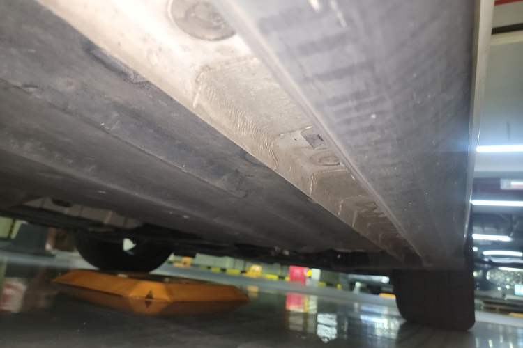 Used CHANGAN UNI-V 2023 1.5T Prestige Model Chassis Front Right