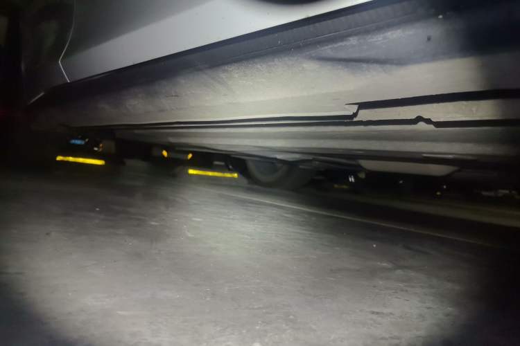 Used CHANGAN UNI-V 2023 1.5T Prestige Model Chassis Front Right