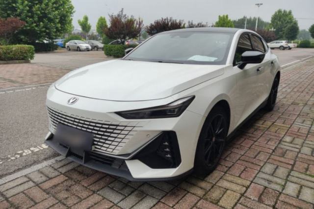 Used CHANGAN UNI-V 2023 1.5T Prestige Model