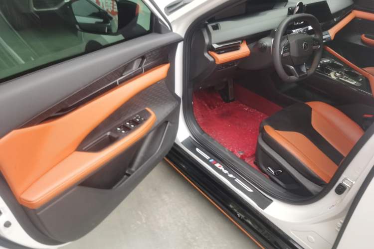 Used CHANGAN UNI-V 2023 2.0T Leading-Speed Edition Driver Seat