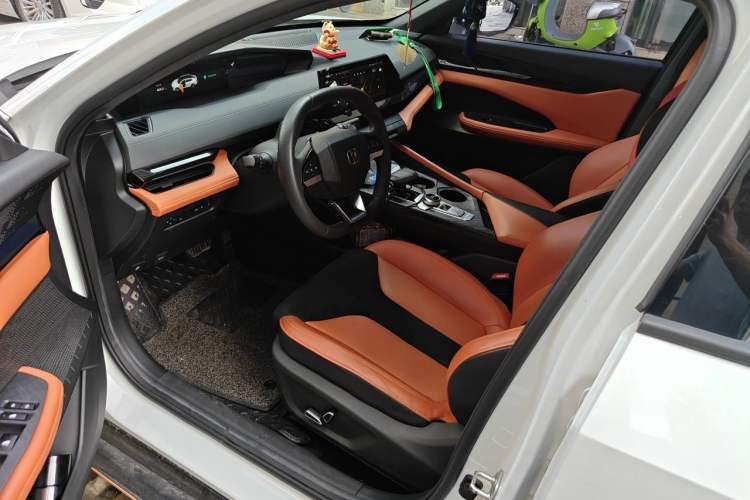 Used CHANGAN UNI-V 2023 1.5T Sport Edition Driver Seat