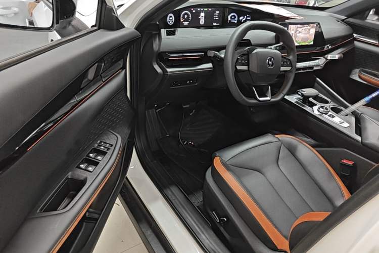 Used CHANGAN UNI-V 2023 1.5T Prestige Model Driver Seat