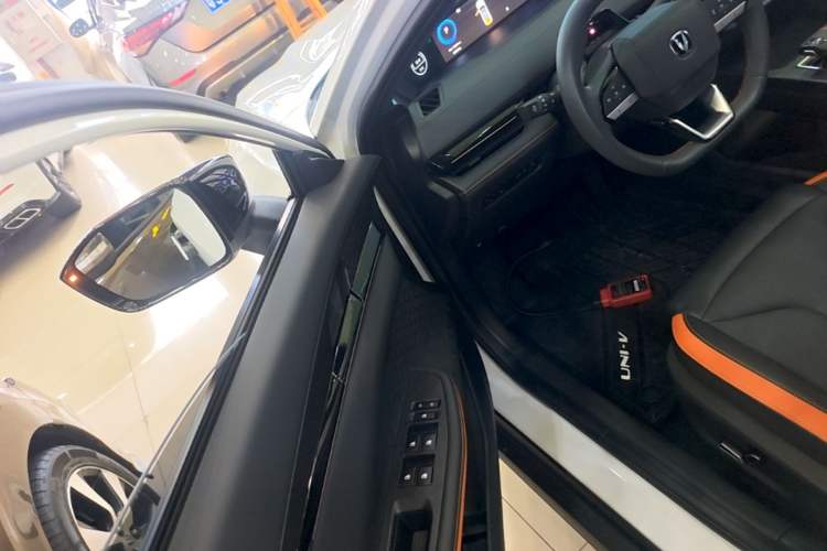 Used CHANGAN UNI-V 2023 1.5T Prestige Model Driver Seat