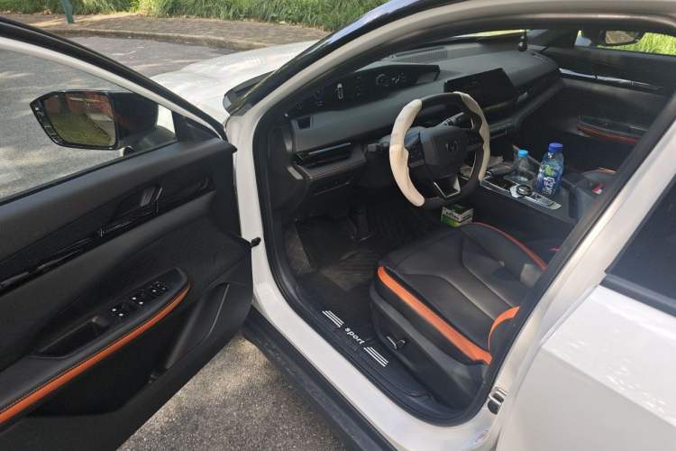 Used CHANGAN UNI-V 2023 1.5T Premium Model Driver Seat