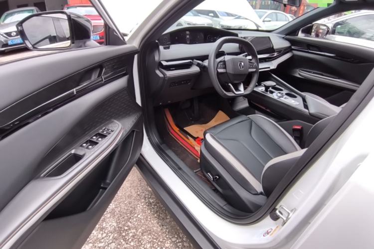 Used CHANGAN UNI-V 2023 1.5T Prestige Model Driver Seat