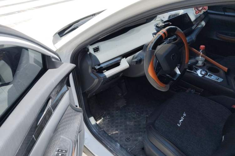 Used CHANGAN UNI-V 2023 1.5T Prestige Model Driver Seat