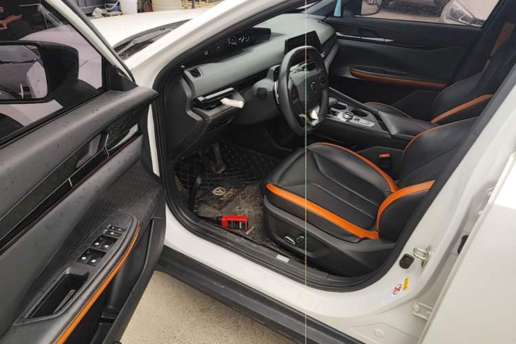 Used CHANGAN UNI-V 2023 1.5T Prestige Model Driver Seat