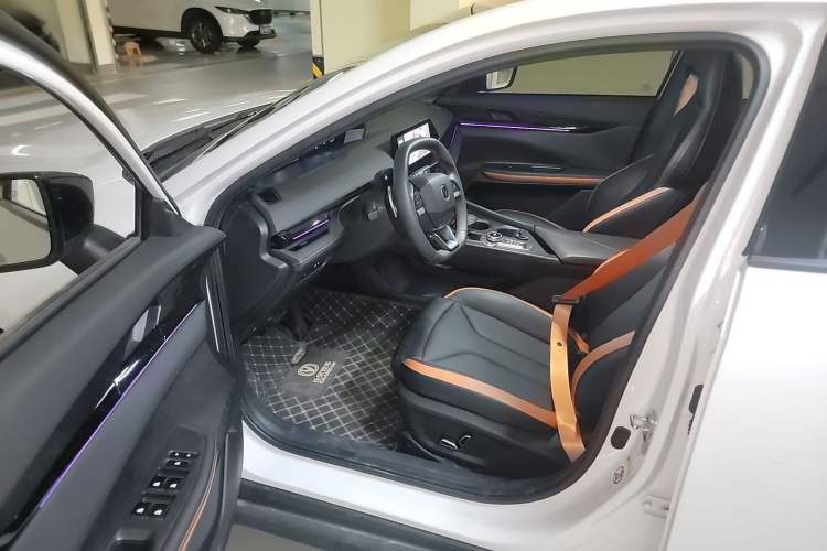 Used CHANGAN UNI-V 2023 1.5T Prestige Model Driver Seat