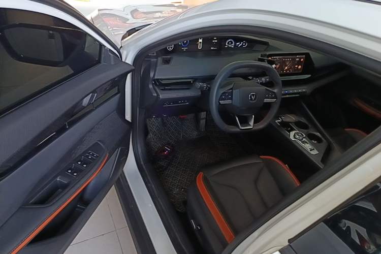 Used CHANGAN UNI-V 2023 1.5T Premium Model Driver Seat