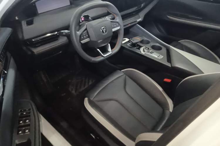 Used CHANGAN UNI-V 2023 1.5T Prestige Model Driver Seat
