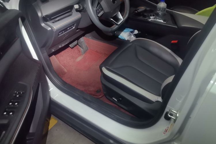 Used CHANGAN UNI-V 2023 1.5T Prestige Model Driver Seat