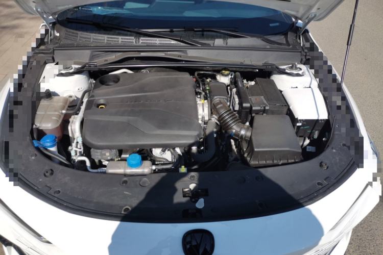 Used CHANGAN UNI-V 2023 1.5T Prestige Model Engine Bay