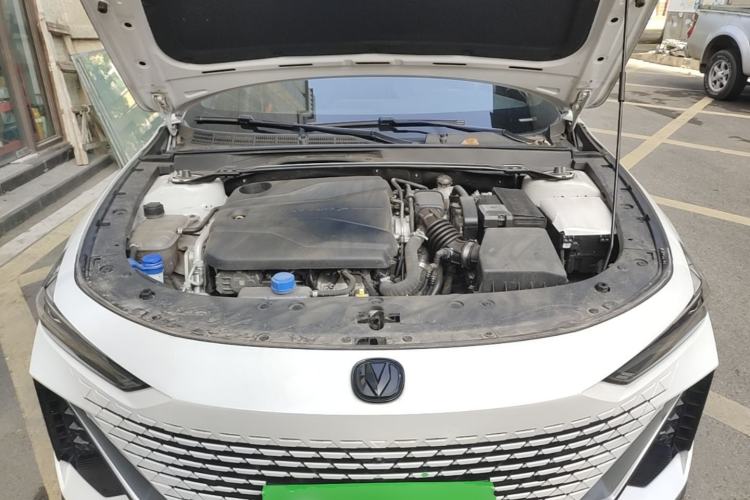 Used CHANGAN UNI-V 2023 1.5T Prestige Model Engine Bay