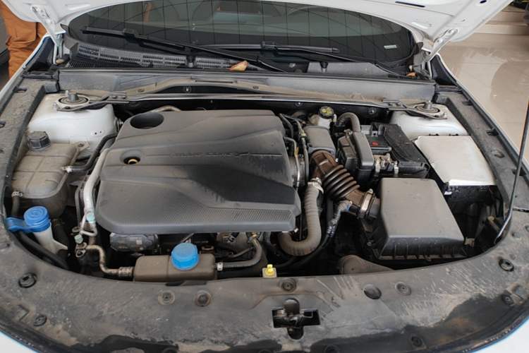 Used CHANGAN UNI-V 2023 1.5T Prestige Model Engine Bay