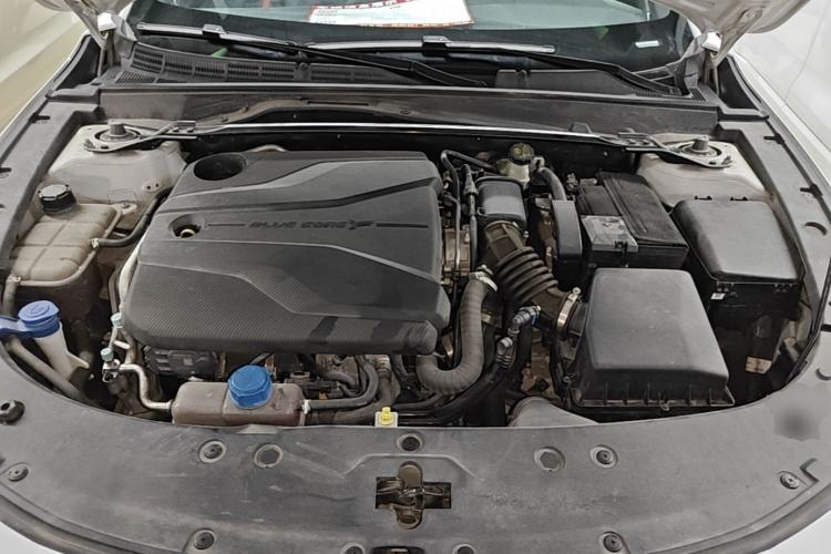 Used CHANGAN UNI-V 2023 1.5T Prestige Model Engine Bay