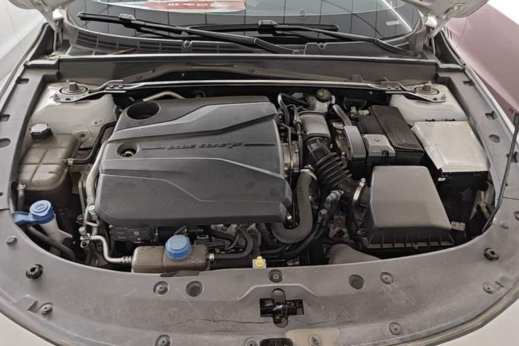 Used CHANGAN UNI-V 2023 1.5T Prestige Model Engine Bay