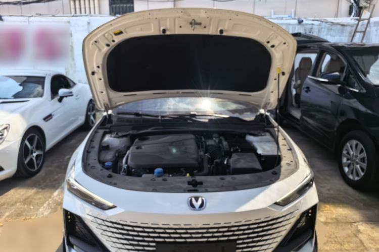 Used CHANGAN UNI-V 2023 1.5T Sport Edition Engine Bay
