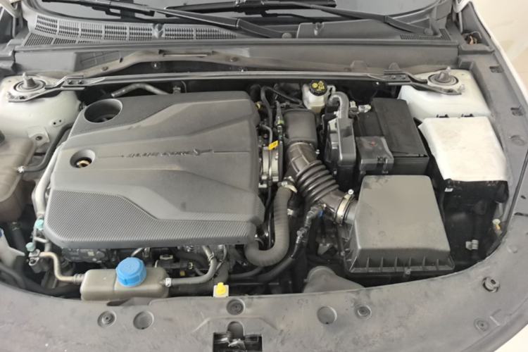 Used CHANGAN UNI-V 2023 1.5T Prestige Model Engine Bay