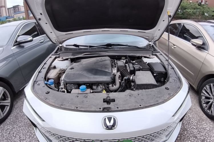 Used CHANGAN UNI-V 2023 1.5T Prestige Model Engine Bay