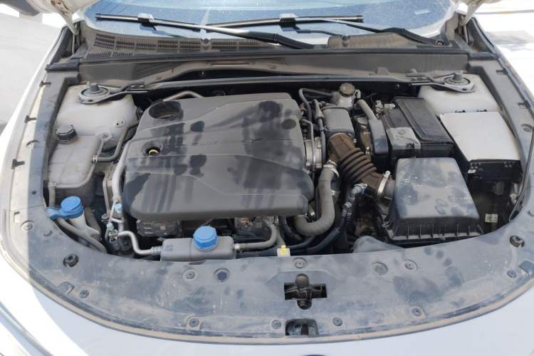 Used CHANGAN UNI-V 2023 1.5T Prestige Model Engine Bay