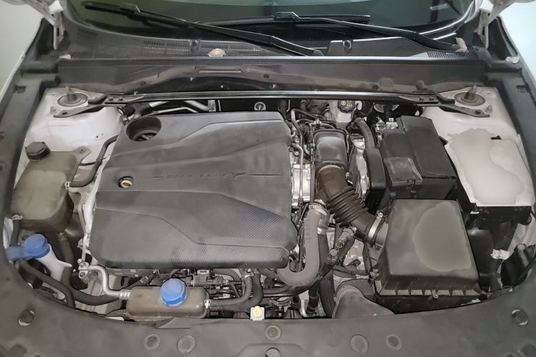 Used CHANGAN UNI-V 2023 1.5T Prestige Model Engine Bay