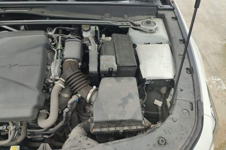 Used CHANGAN UNI-V 2023 1.5T Prestige Model Engine Bay Left