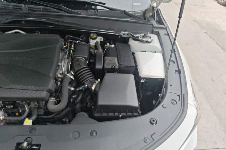 Used CHANGAN UNI-V 2023 1.5T Prestige Model Engine Bay Left