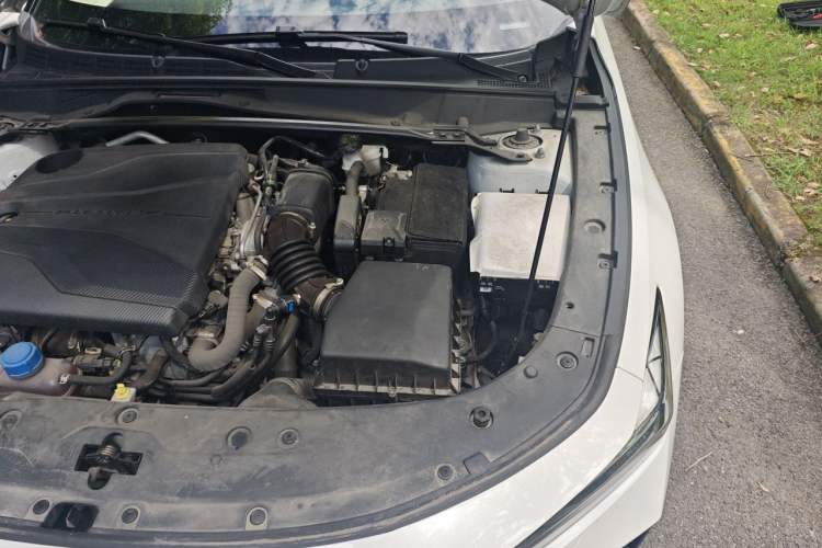 Used CHANGAN UNI-V 2023 1.5T Premium Model Engine Bay Left