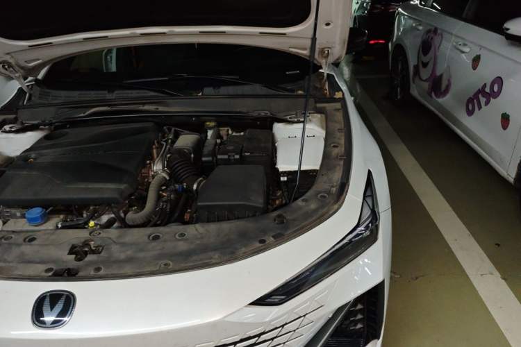 Used CHANGAN UNI-V 2023 1.5T Prestige Model Engine Bay Left