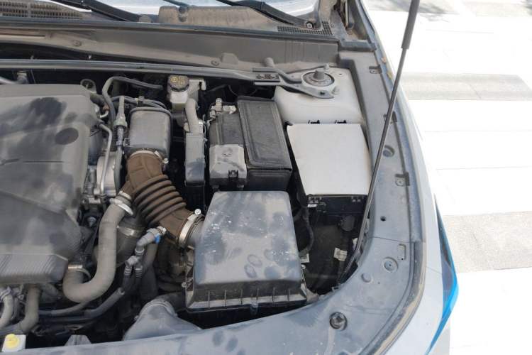 Used CHANGAN UNI-V 2023 1.5T Prestige Model Engine Bay Left