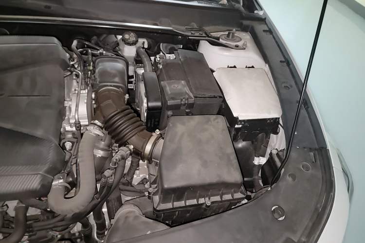Used CHANGAN UNI-V 2023 1.5T Prestige Model Engine Bay Left