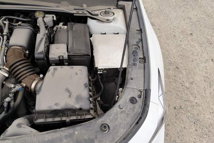 Used CHANGAN UNI-V 2023 1.5T Prestige Model Engine Bay Left