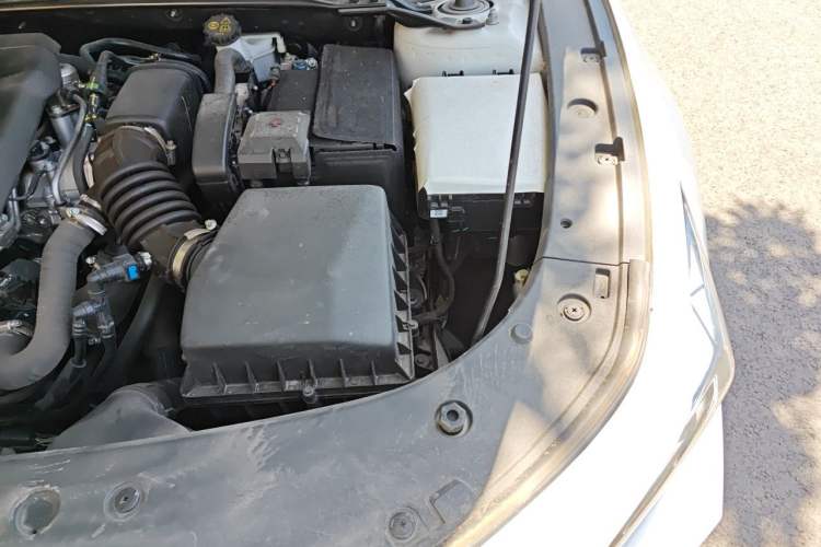 Used CHANGAN UNI-V 2023 1.5T Prestige Model Engine Bay Left