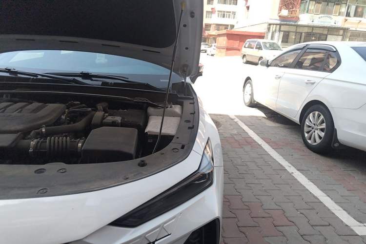 Used CHANGAN UNI-V 2023 2.0T Leading-Speed Edition Engine Bay Left