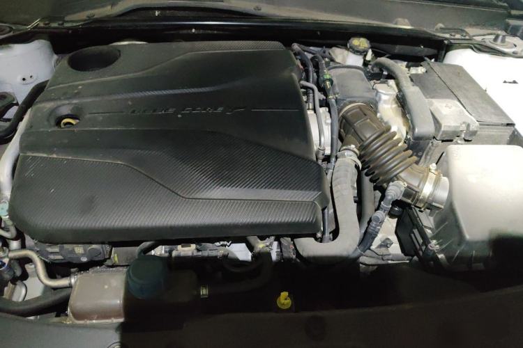 Used CHANGAN UNI-V 2023 1.5T Prestige Model Engine Bay