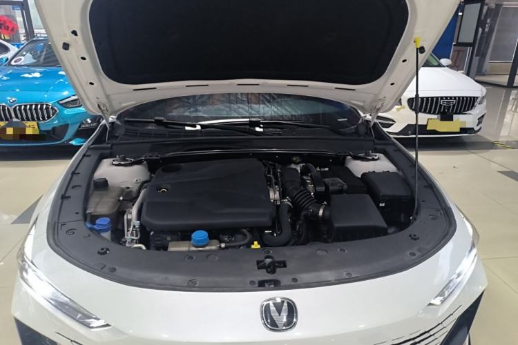 Used CHANGAN UNI-V 2023 1.5T Sport Edition Engine Bay