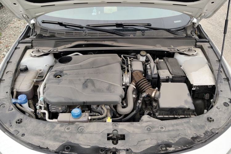 Used CHANGAN UNI-V 2023 1.5T Prestige Model Engine Bay