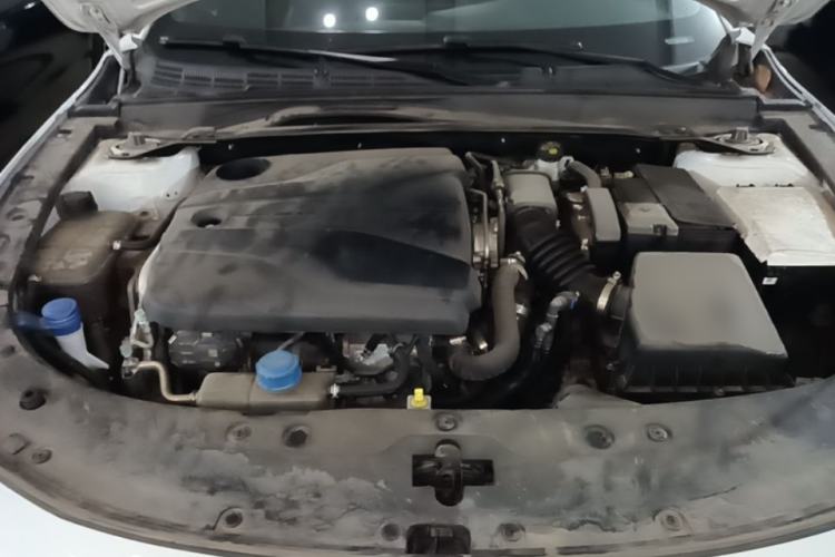 Used CHANGAN UNI-V 2023 1.5T Prestige Model Engine Bay