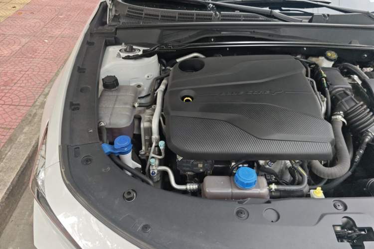 Used CHANGAN UNI-V 2023 1.5T Prestige Model Engine Bay Right