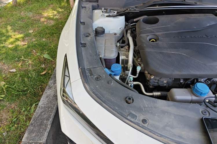 Used CHANGAN UNI-V 2023 1.5T Prestige Model Engine Bay Right