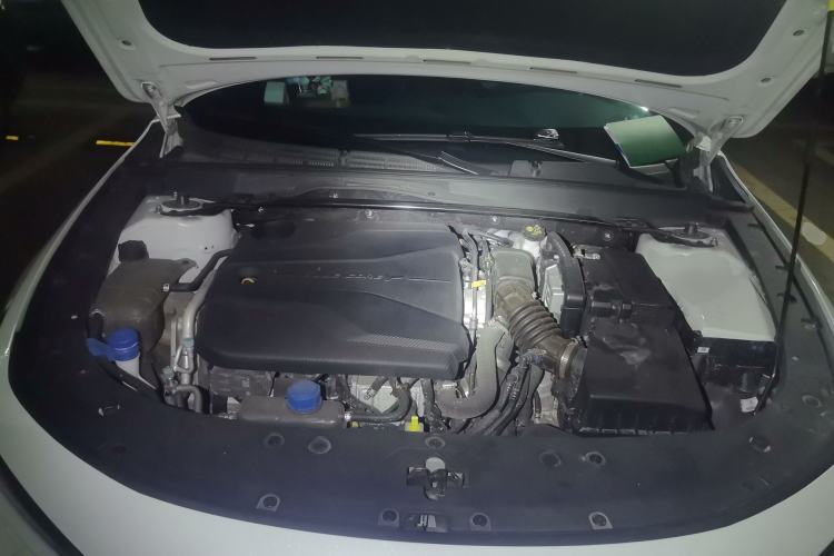 Used CHANGAN UNI-V 2023 1.5T Prestige Model Engine Bay