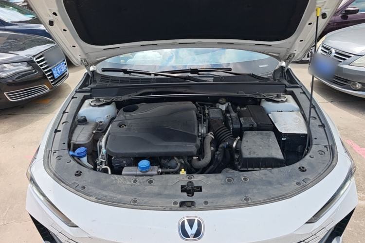 Used CHANGAN UNI-V 2023 1.5T Prestige Model Engine Bay