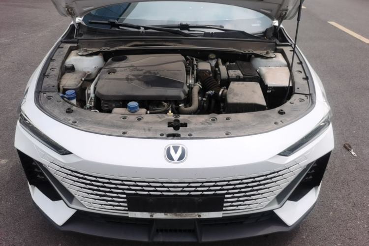 Used CHANGAN UNI-V 2023 1.5T Prestige Model Engine Bay